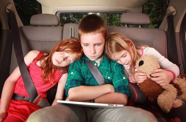 Как правильно перевозить детей в машине — инструкция от ГИБДД