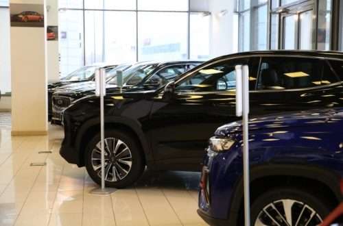 Продажи новых легковых автомобилей в январе увеличились на 77%