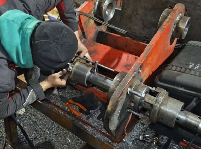 Ремонт осей грузовиков: когда нужна расточка и наплавка